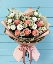 Букет цветов из:  Розы, Альстромерии и Лизиантусы в Товарково