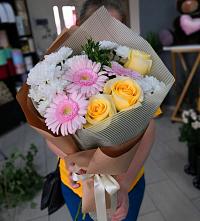 Букет цветов из:  Герберы, Розы и Хризантемы в Товарково