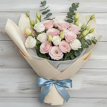 Букет цветов из:  Лизиантусы в Товарково