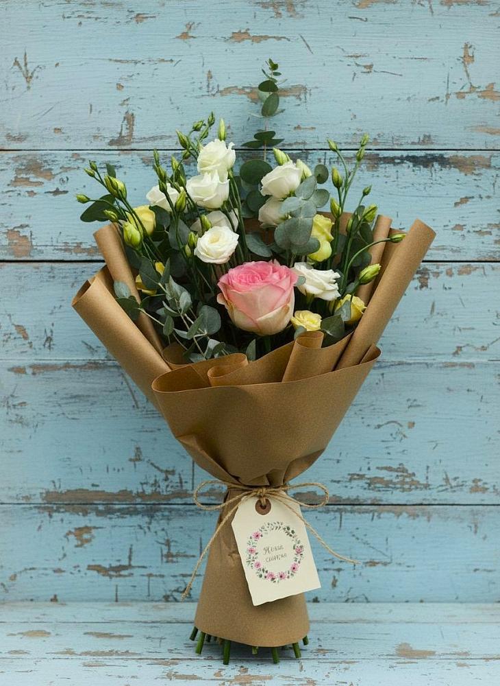 Букет цветов из: Розы и Лизиантусы в Товарково