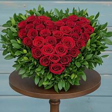 Цветочная композиция из Розы в виде сердца в Товарково