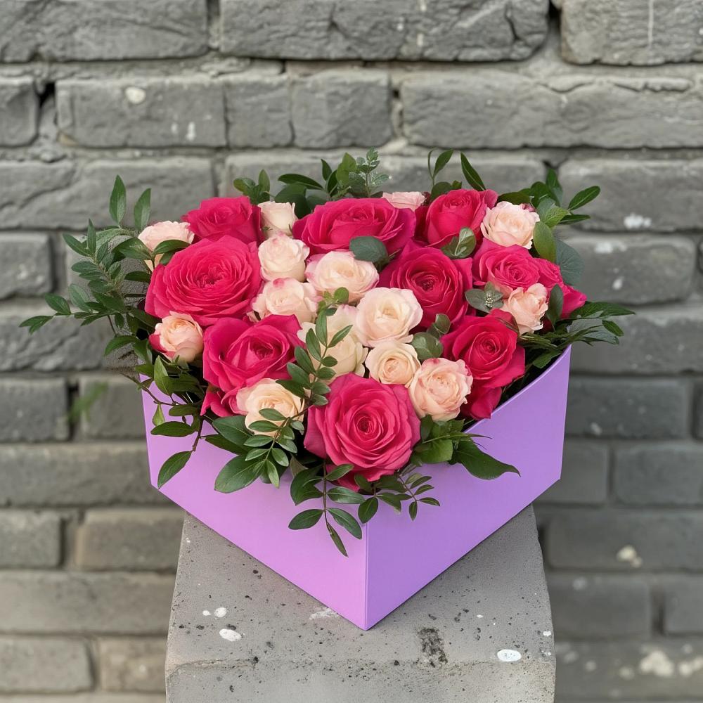 Цветочная композиция из Розы в коробке в Товарково