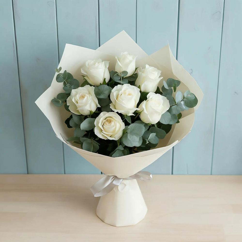 Букет Белые розы в Эвкалипте в Товарково