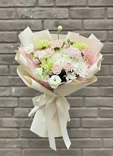 Букет цветов из:  Гвоздики, Розы, Лизиантусы и Хризантемы в Товарково