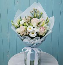 Букет цветов из:  Розы и Лизиантусы в Товарково