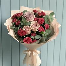 Букет цветов из:  Гвоздики и Розы в Товарково