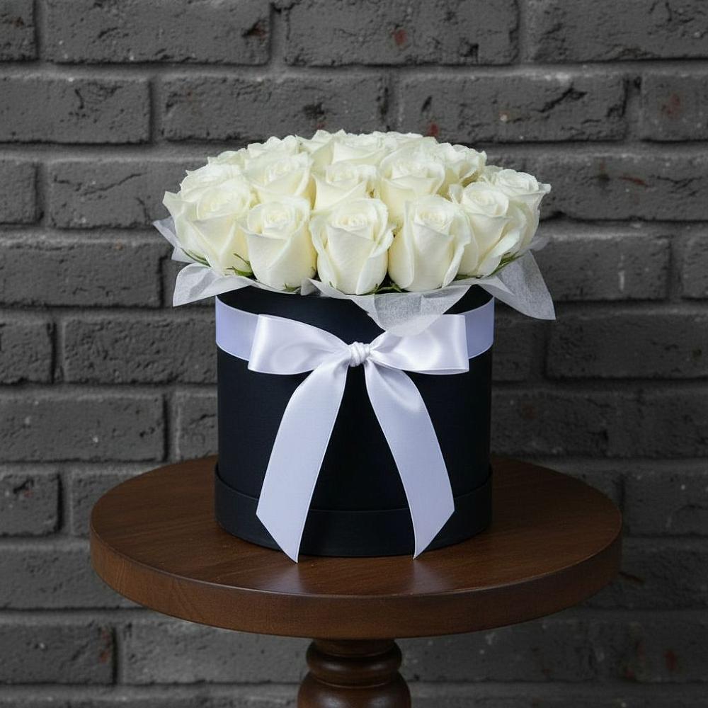 Цветочная композиция из Розы в шляпной коробке в Товарково