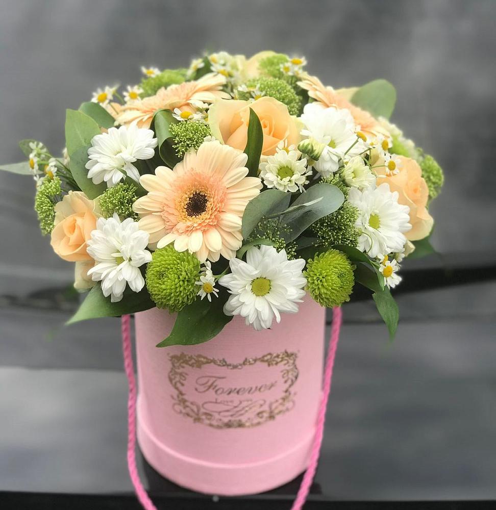 Цветочная композиция из Розы, Герберы и Хризантемы в шляпной коробке в Товарково