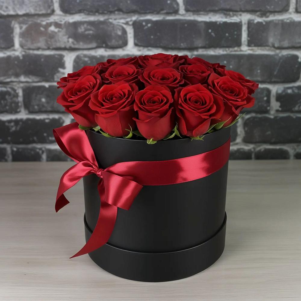 Цветочная композиция из Розы в шляпной коробке в Товарково