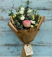 Букет цветов из:  Розы и Лизиантусы в Товарково