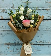 Букет цветов из:  Розы и Лизиантусы в Товарково
