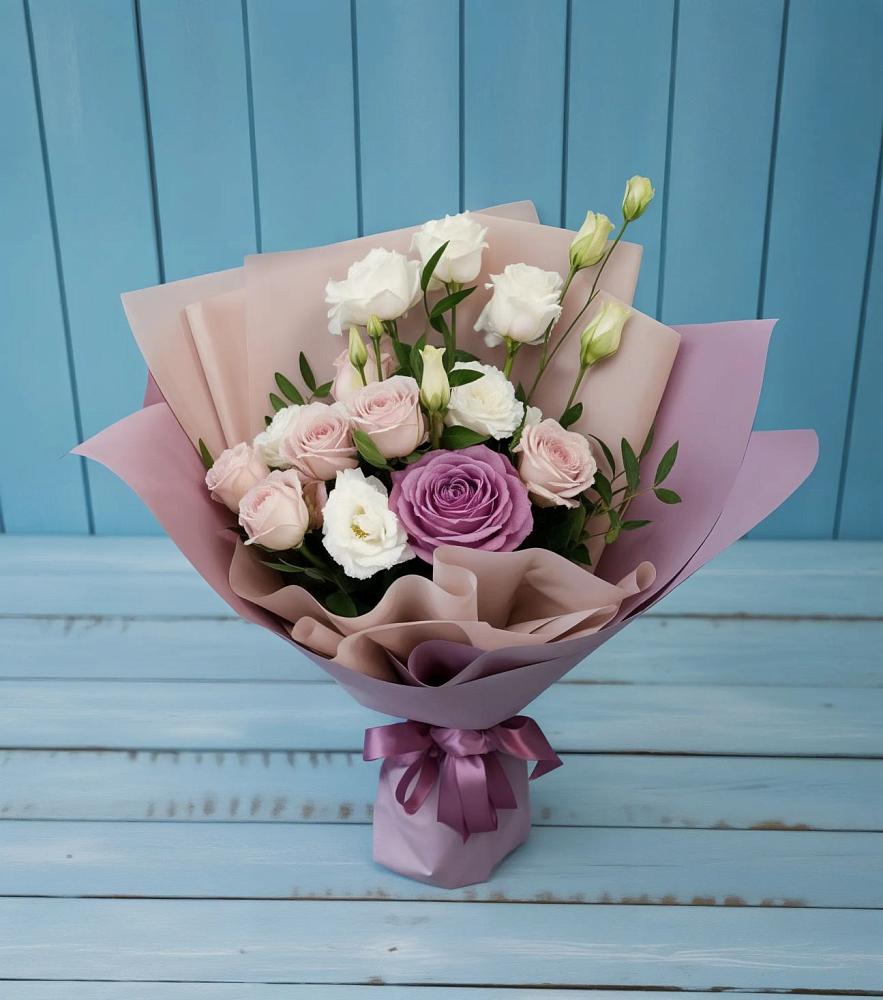 Букет цветов из: Розы и Лизиантусы в Товарково